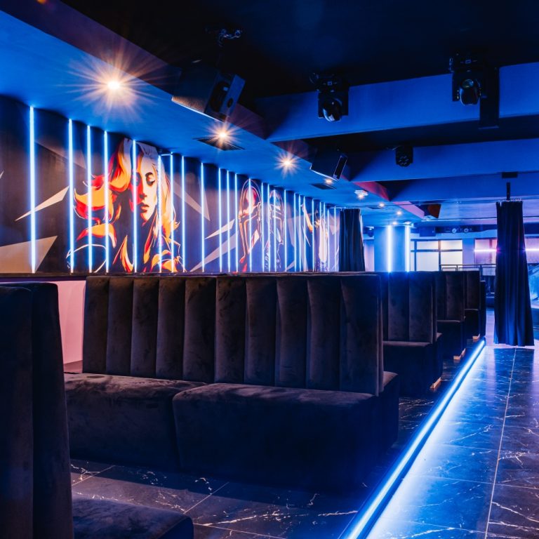 FESTA 18 ANNI AL LIFE CLUB MILANO